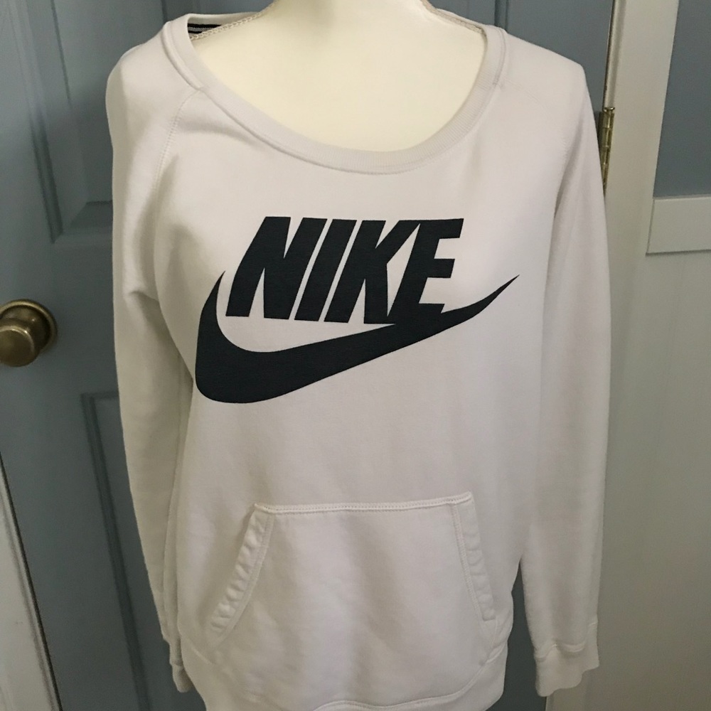 Nike pullover sweatshirt